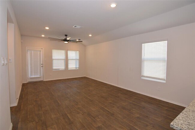 Building Photo - 109 Black Wolf Run