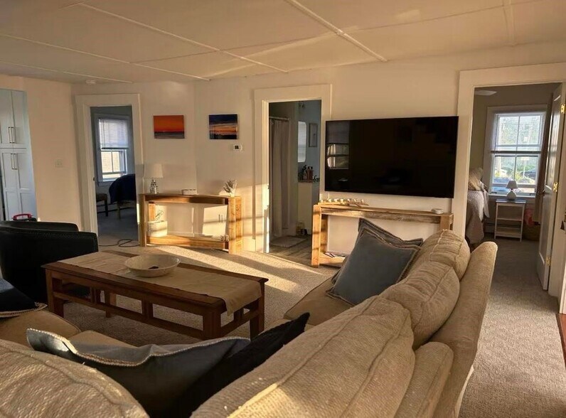Building Photo - 1300 Ocean 3