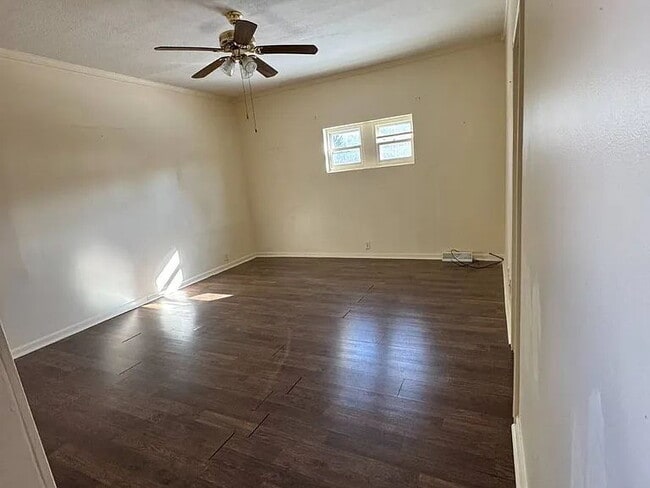 Building Photo - Affordable & Low-Maintenance 1BR Apartment – Comfortable Living Made Easy