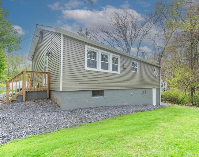 Building Photo - 55 Elk Rd