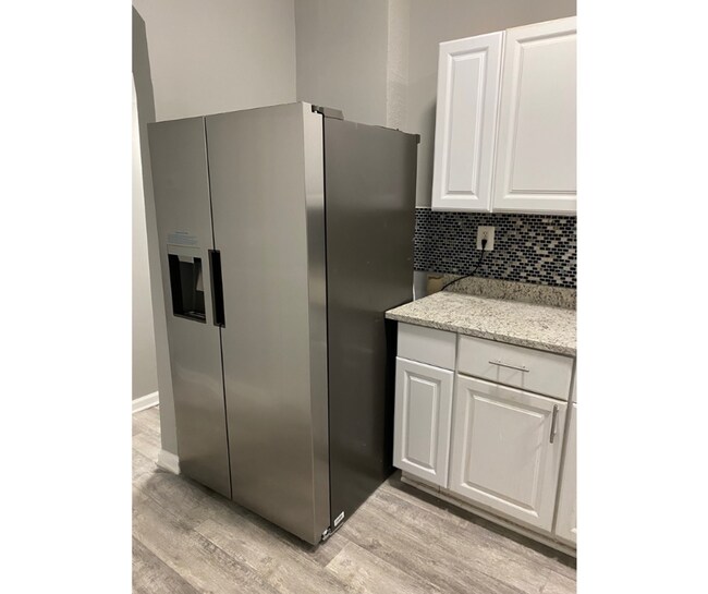 Building Photo - 2922 Grantley Ave