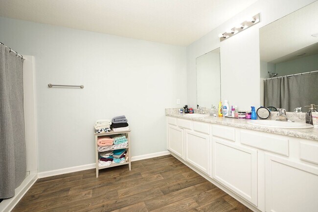 Building Photo - 904 Merganser Way