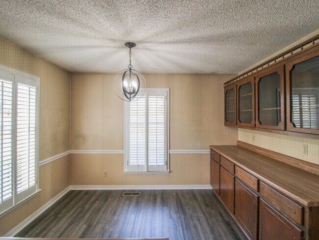 Building Photo - Nice Home in Rogersville!