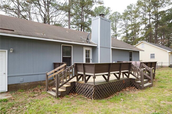 Building Photo - 1785 Rim Rd