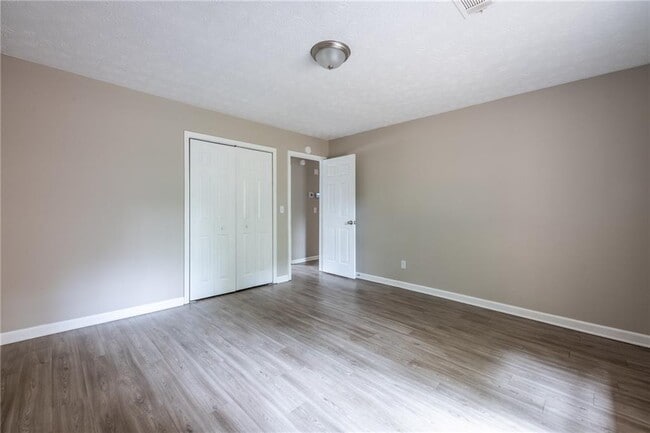 Building Photo - 467 Southern Way