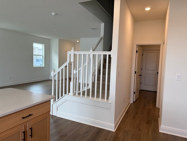 Building Photo - Beautiful 4 bedroom Home