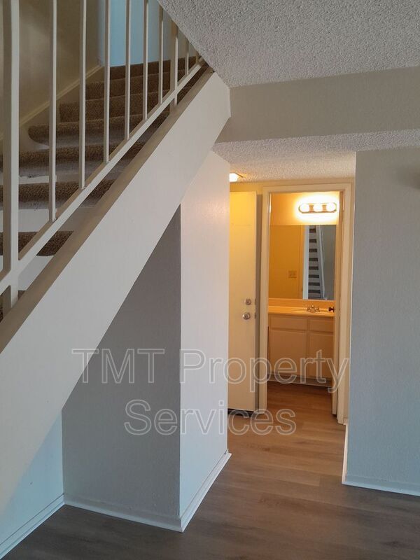 Building Photo - 1180 Sumner Pl