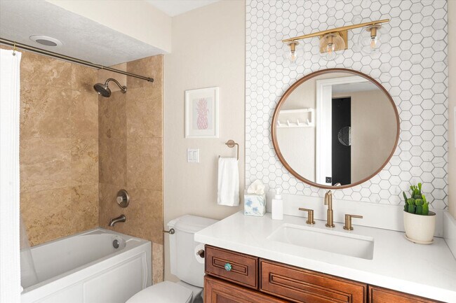 Building Photo - 4525 N 66th St