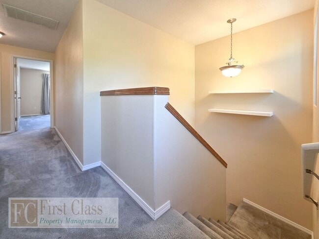 Building Photo - 503 SW 207th Ave