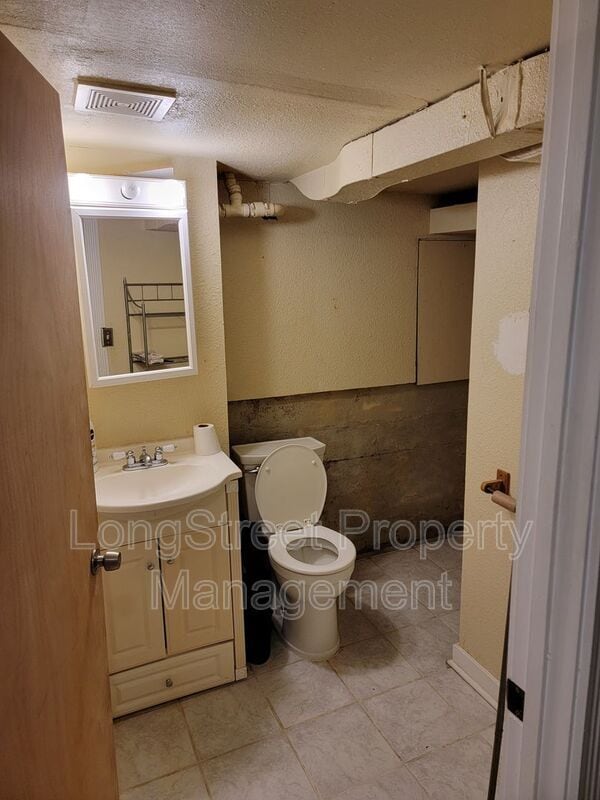 Building Photo - 943 NW 11th St