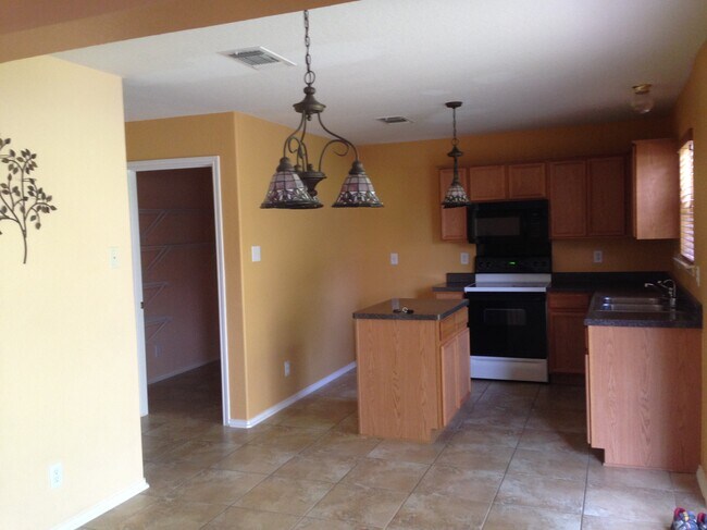 Building Photo - 6614 Buckhorn Cliff