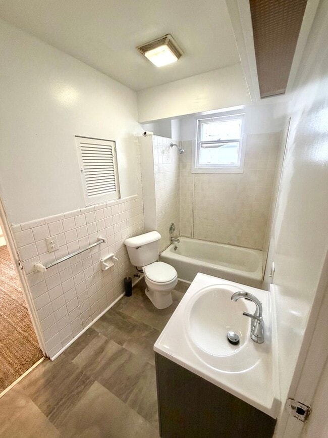 Building Photo - 516 N Porter St