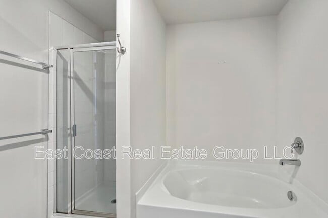 Building Photo - 116 Paddington St