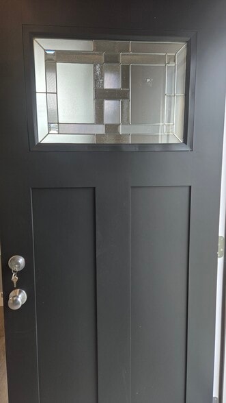 Building Photo - 594 E Sycamore St