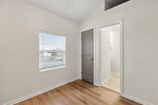 Building Photo - 7305 Grand Canyon Dr