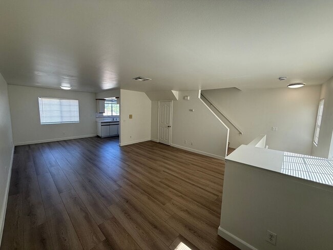 Building Photo - Paul Lee - R7535