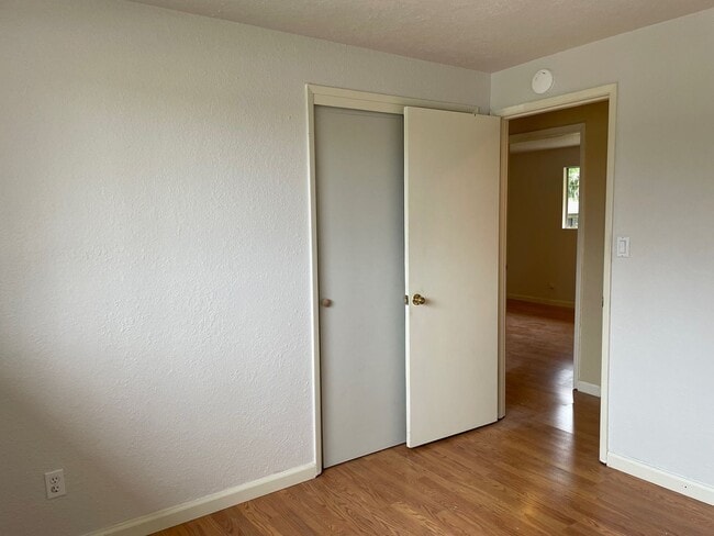 Building Photo - Charming 3 Bed 2.5 Bath Home in Newcastle