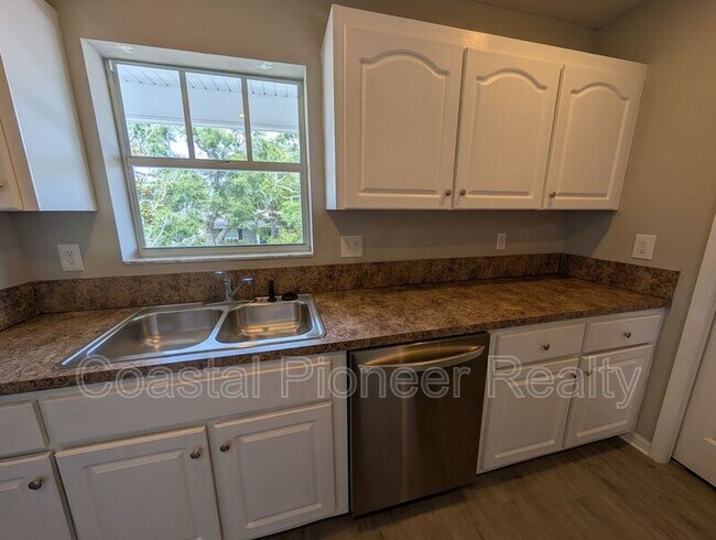 Building Photo - 9019 Cochise Ln