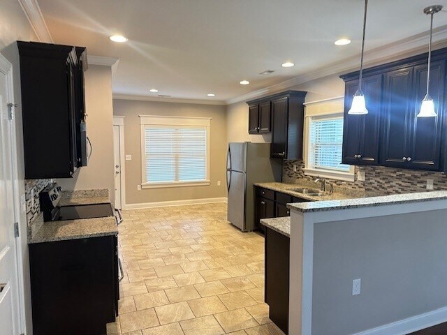 Building Photo - 112 NE Bellingham Dr