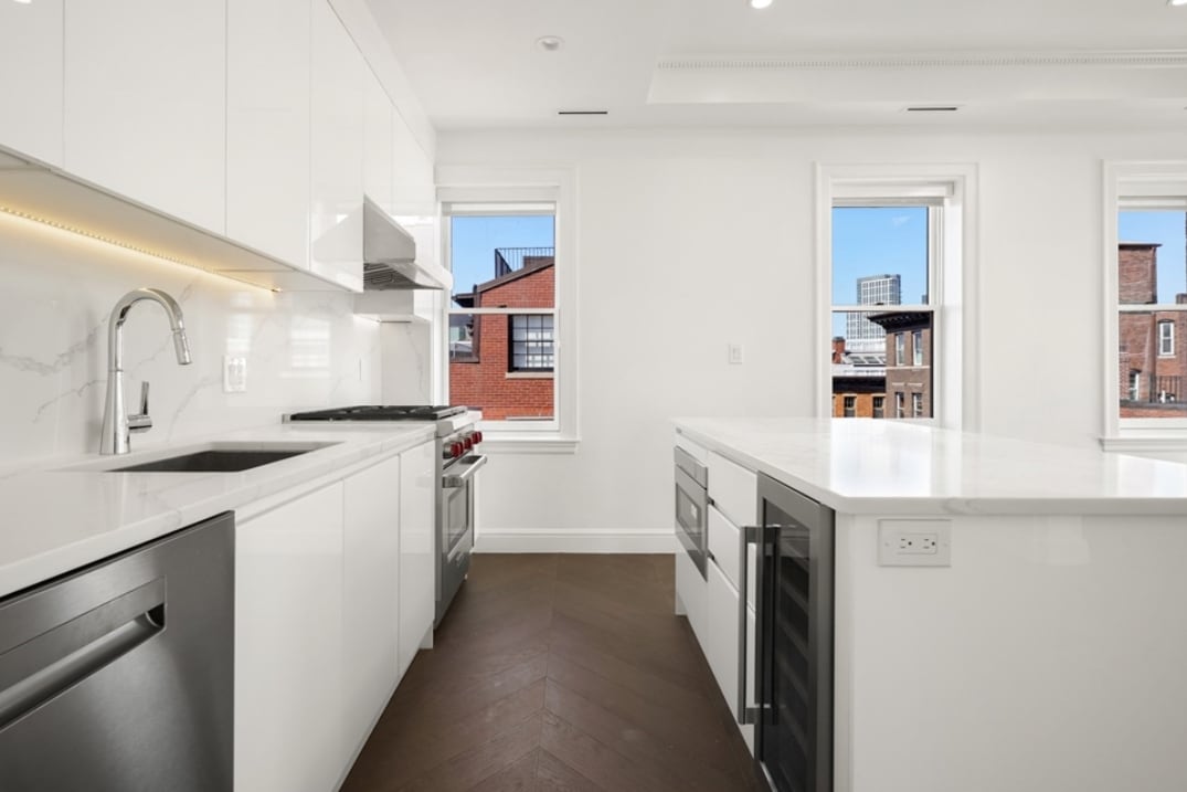 Building Photo - 537 Boylston St