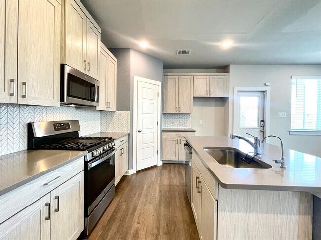 Building Photo - 708 Bridle Creek Dr