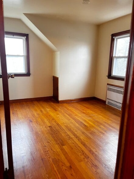 Building Photo - 351 Capitol St