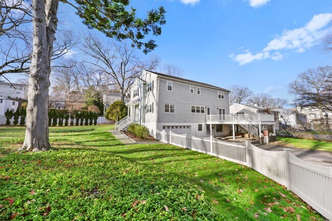 Building Photo - 53 Midbrook Ln