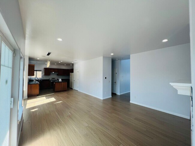 Building Photo - 4 Bedroom 2.5 Bathroom Home w/ Garage In Ferndale!