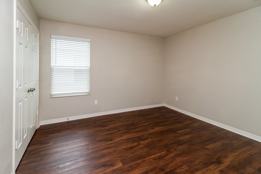 Building Photo - 3205 Turret Dr