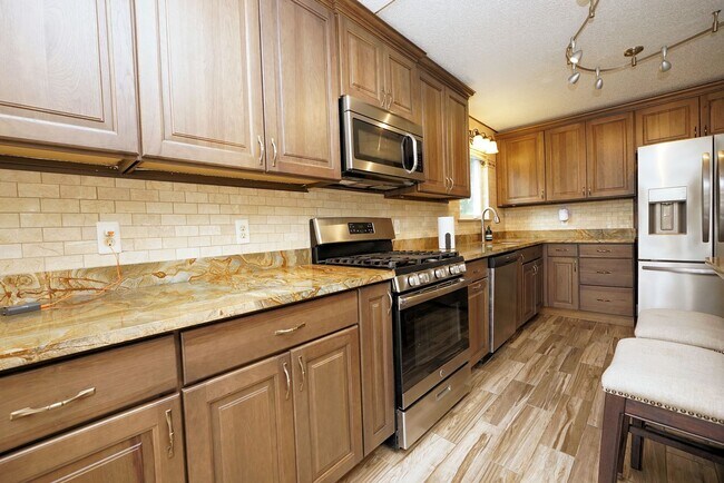 Building Photo - 504 Miller Ln
