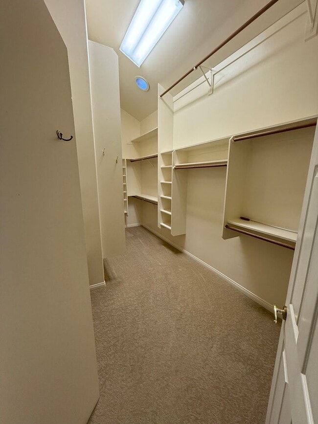Building Photo - Beautiful 4-Bedroom Home with Office and S...