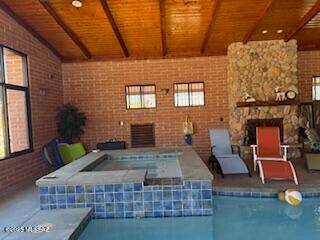 Building Photo - 7040 N Montecatina Dr