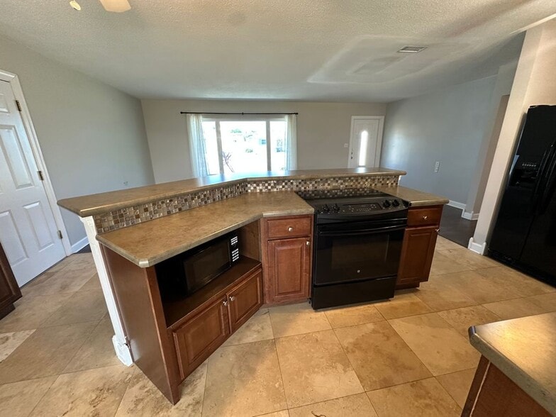 Building Photo - 6439 Georgia Ave