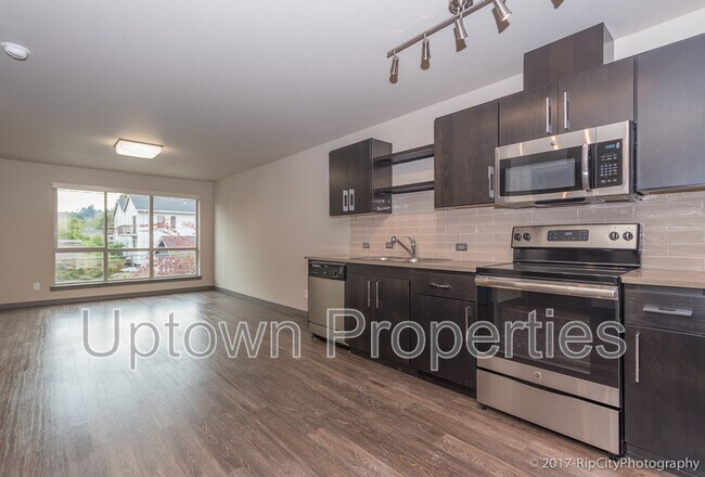 Building Photo - 5885 S Macadam Ave