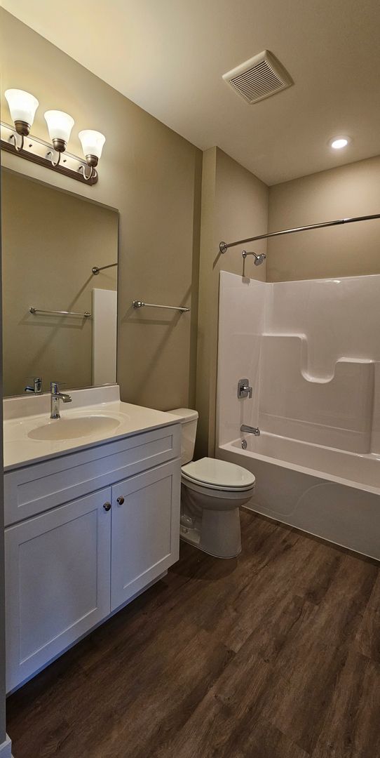 Building Photo - Chestnut - 2Br/2Ba Rental Home - First Floor