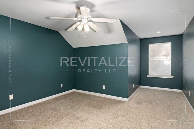 Building Photo - 3 Bed 2.5 Bath Townhome in West Mobile