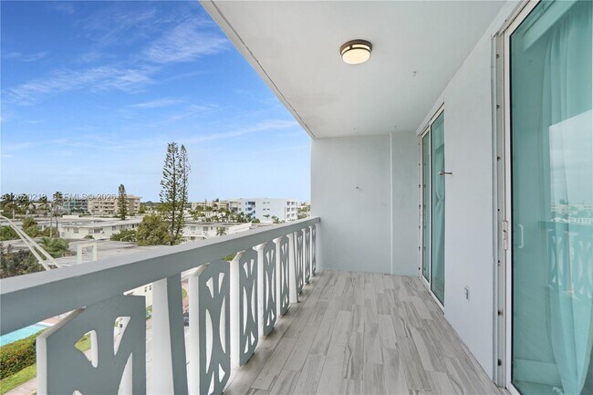 Building Photo - 8233 Harding Ave