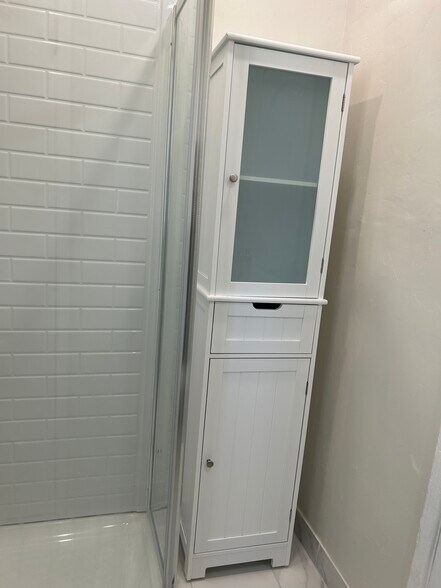 Building Photo - 245 W Elm Ave