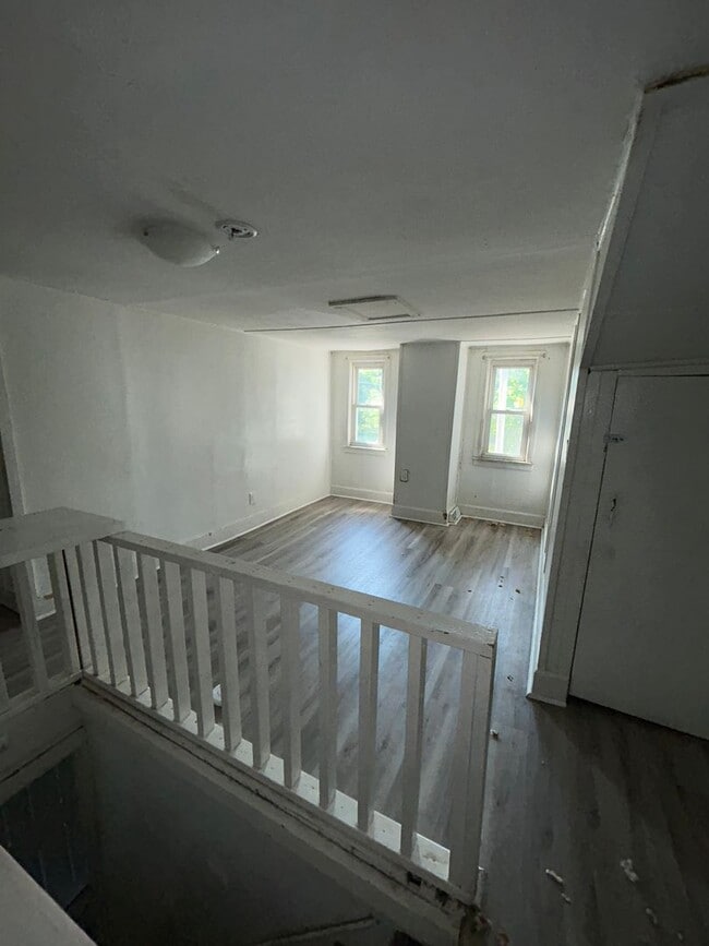 Building Photo - 674 N Clinton Ave
