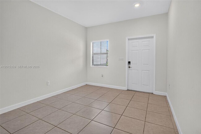 Building Photo - 5892 Mustang Manor