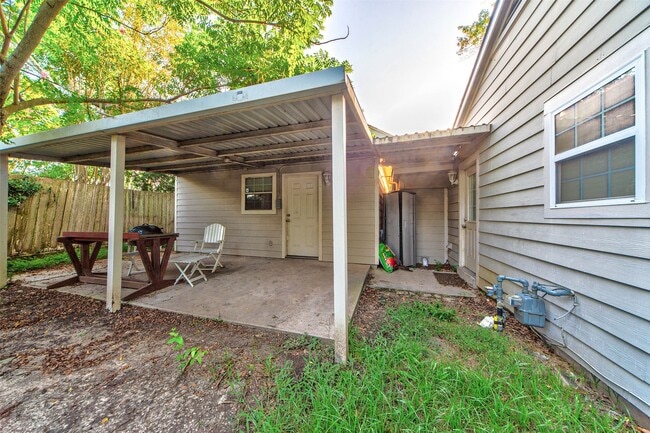 Building Photo - 3023 Conway St