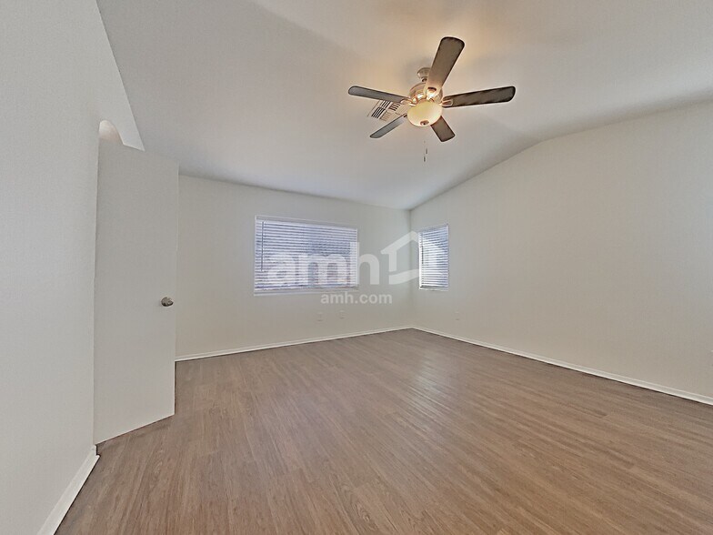 Building Photo - 11062 W Willow Field Dr