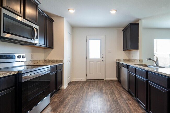 Building Photo - 128 Maywood Ln