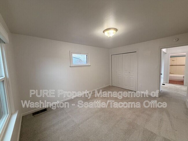 Building Photo - 3136 S 18th St