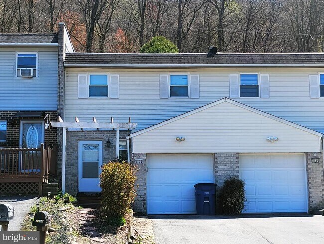 Building Photo - 1136 Fox Run