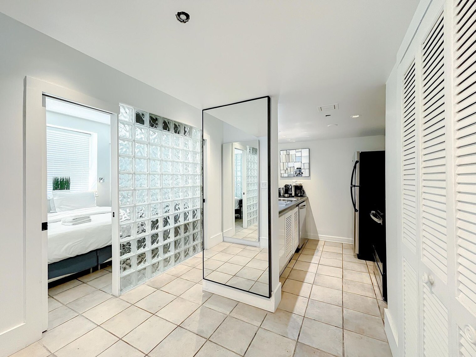 Building Photo - 825 Jimmy Buffett Mem Hwy