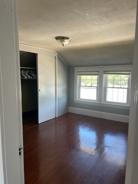 Building Photo - 2 Terino Dr