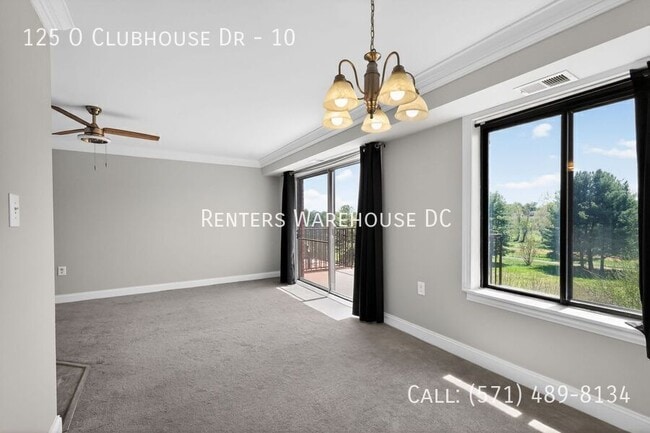 Building Photo - 125 O Clubhouse Dr-10