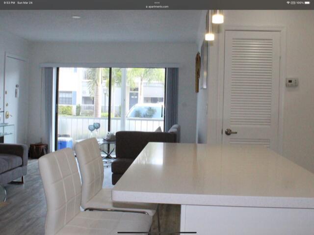 Building Photo - 120 Cypress Club Dr