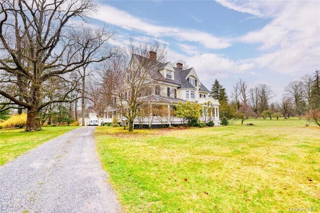 Building Photo - 25 Maple Ave